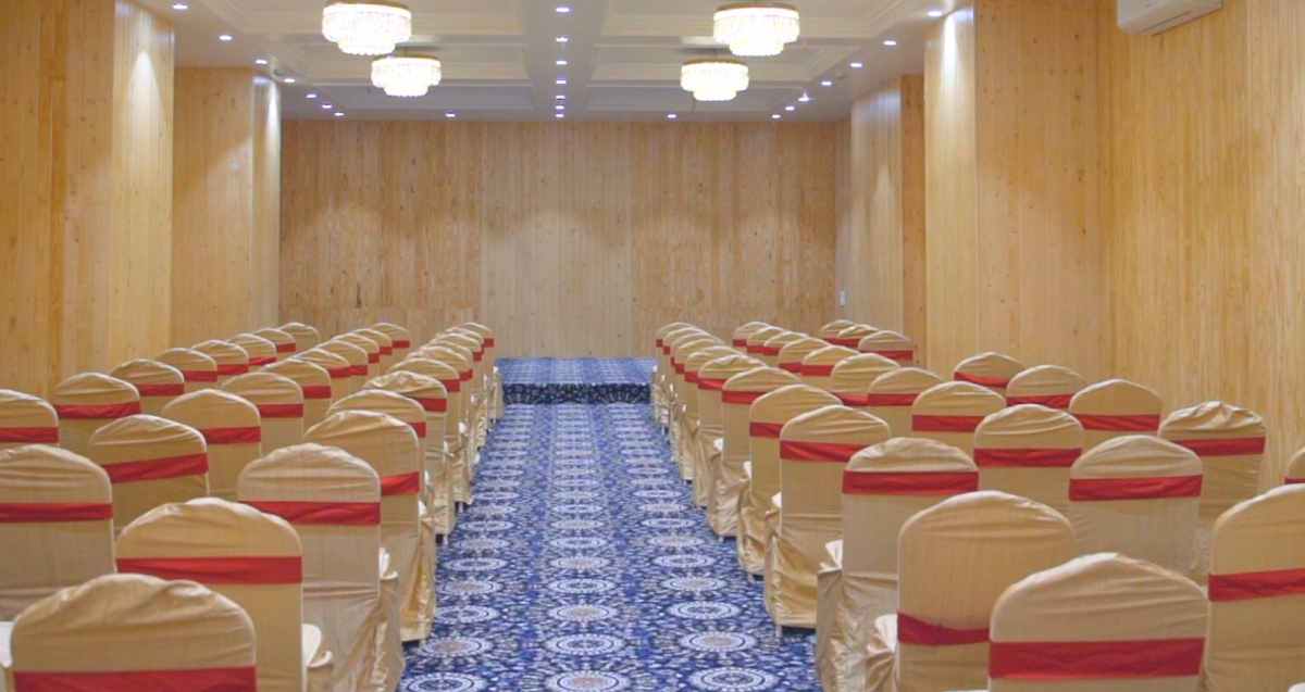 Le Skylark Pune spacious banquet hall for events and gatherings